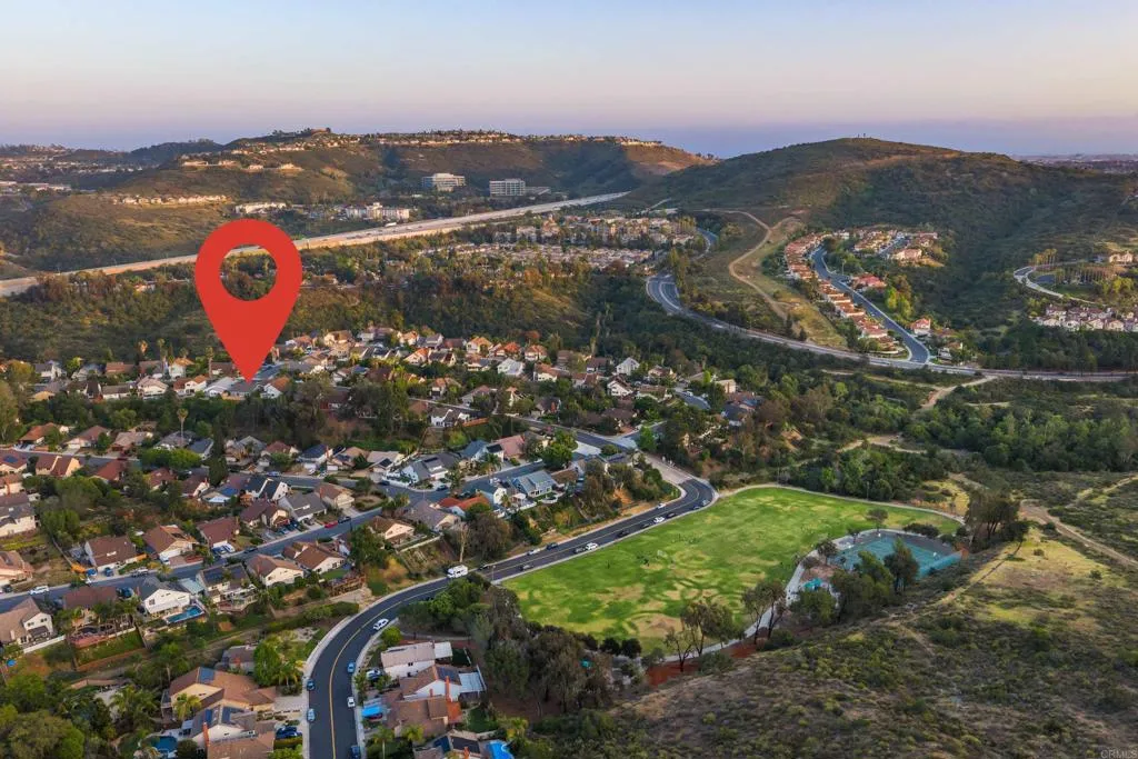 https://cdn.realtyfeed.com/cdn/127/306707713/8dec4b9c89bd35cddc09f83597f4b7ca.webp