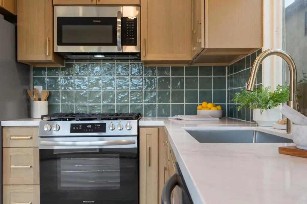 https://cdn.realtyfeed.com/cdn/127/306707713/f48f9b58f340f762068c67797364edb2.webp