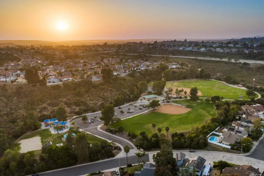https://cdn.realtyfeed.com/cdn/127/306707713/fd87dffd0a681688ce30ba2c14f14252.webp