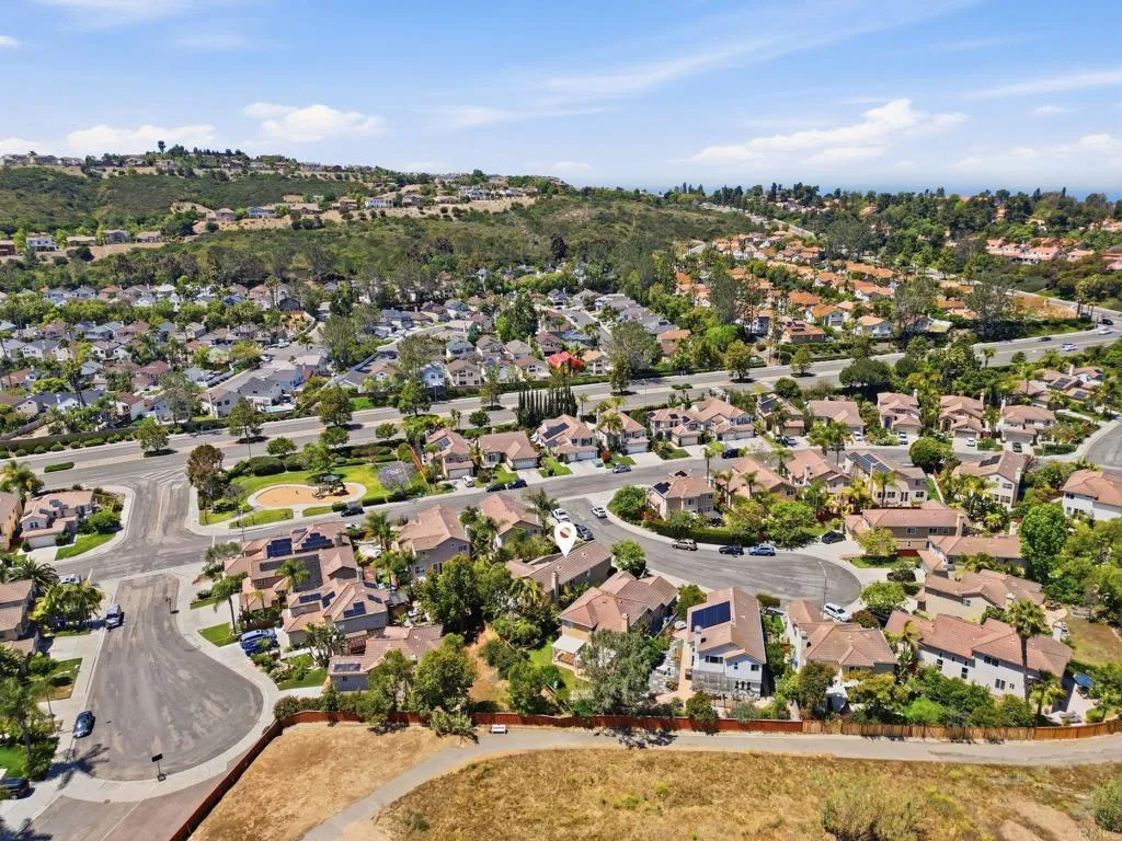 https://cdn.realtyfeed.com/cdn/127/306707715/ae6edb243de25df8dad33c4cbeb578c5.webp