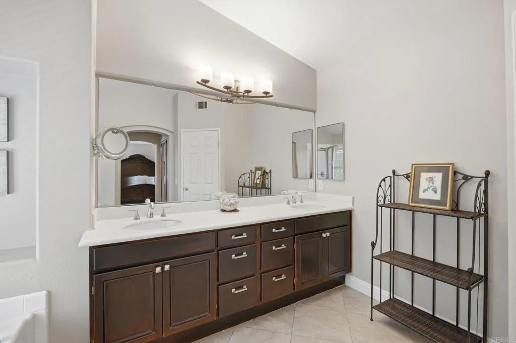 https://cdn.realtyfeed.com/cdn/127/306707715/c02b649cb604b5d9948f757fb56bc707.webp