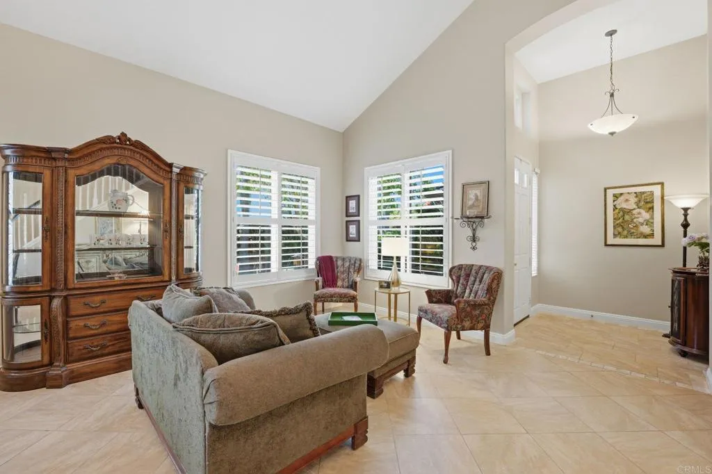 https://cdn.realtyfeed.com/cdn/127/306707715/c4e708c7ff7abbc343b9e021c44b6249.webp