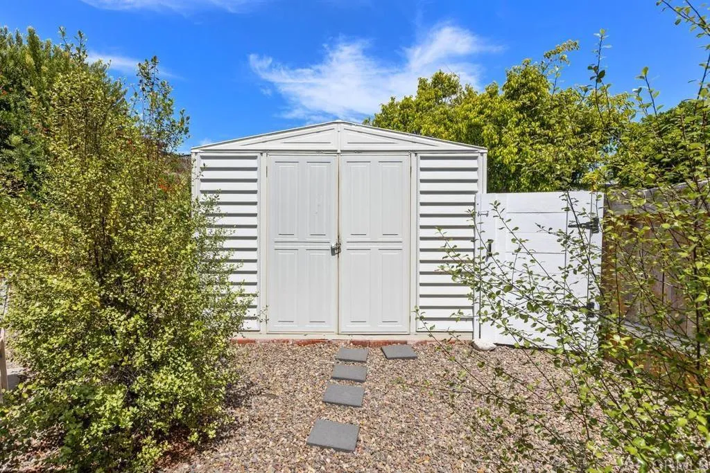 https://cdn.realtyfeed.com/cdn/127/306707729/1e3e4a2c005f458d663dc0d29296c46e.webp