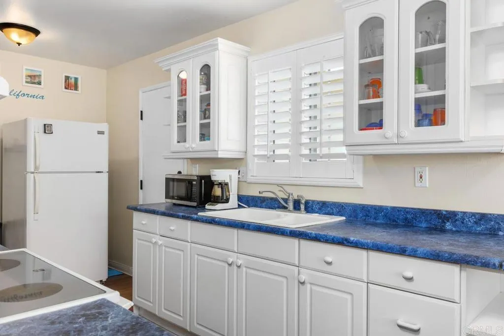 https://cdn.realtyfeed.com/cdn/127/306707729/4c8a2b75985aa2145c03b5f87799052d.webp
