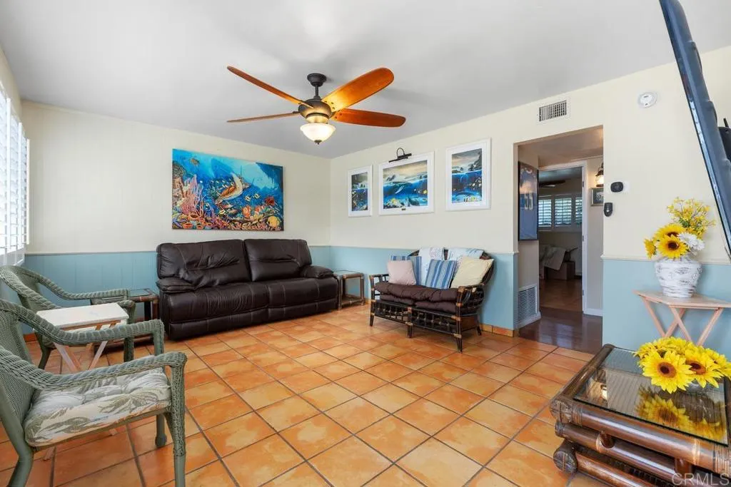 https://cdn.realtyfeed.com/cdn/127/306707729/84f7d628252390e259ec1022d3767ed8.webp