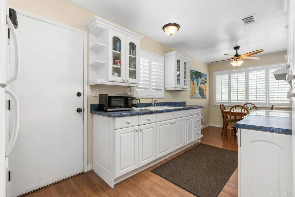 https://cdn.realtyfeed.com/cdn/127/306707729/92d671a49e7deef158a900f2d8f597da.webp