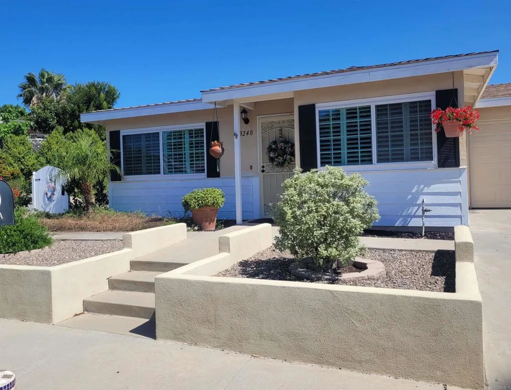 https://cdn.realtyfeed.com/cdn/127/306707729/b82fbe9143813bd1ebbe2888bbc3da8e.webp