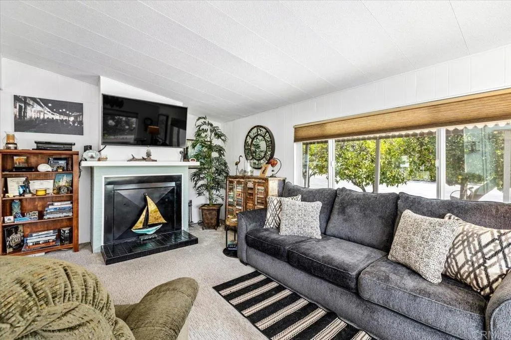 https://cdn.realtyfeed.com/cdn/127/306707767/754b3e300ec107693fb3c685a56c0546.webp
