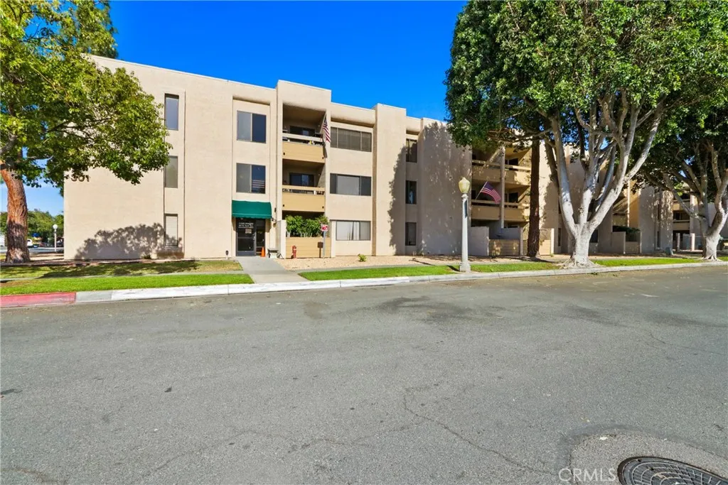 Fullerton, CA 92832