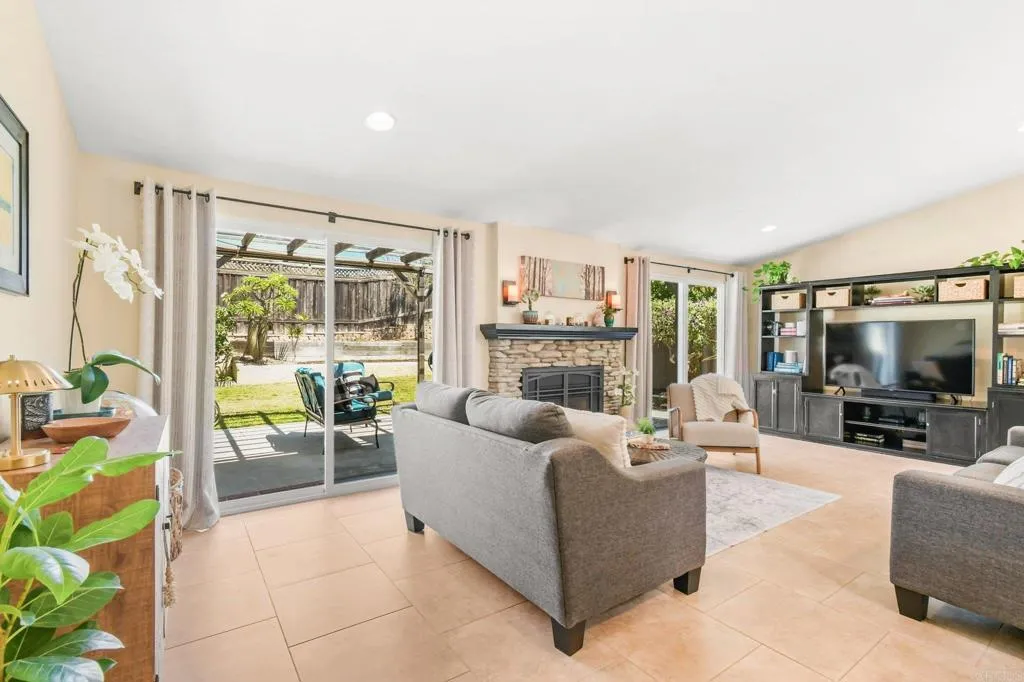 https://cdn.realtyfeed.com/cdn/127/306707776/138e00d64067015474af54812e9871a5.webp