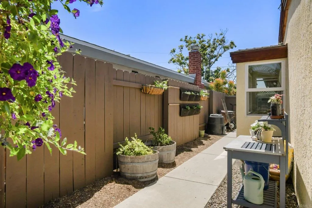 https://cdn.realtyfeed.com/cdn/127/306707776/c456ebec42a21f1157d65d3b2ede07d4.webp