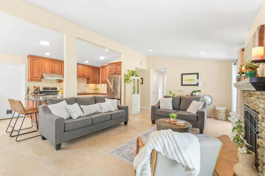 https://cdn.realtyfeed.com/cdn/127/306707776/c4850de1ac24b4d1ab9b6aaee0d4d9e0.webp