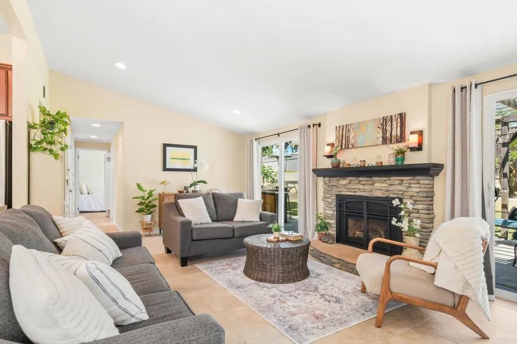 https://cdn.realtyfeed.com/cdn/127/306707776/f80e77d0f79ddb3e230373830818c13c.webp