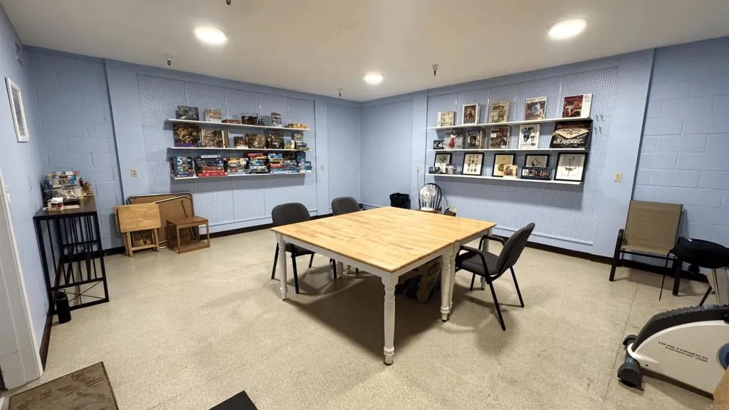 https://cdn.realtyfeed.com/cdn/127/306707804/cf2ff687f7aef8d74ca935e19a6f115d.webp