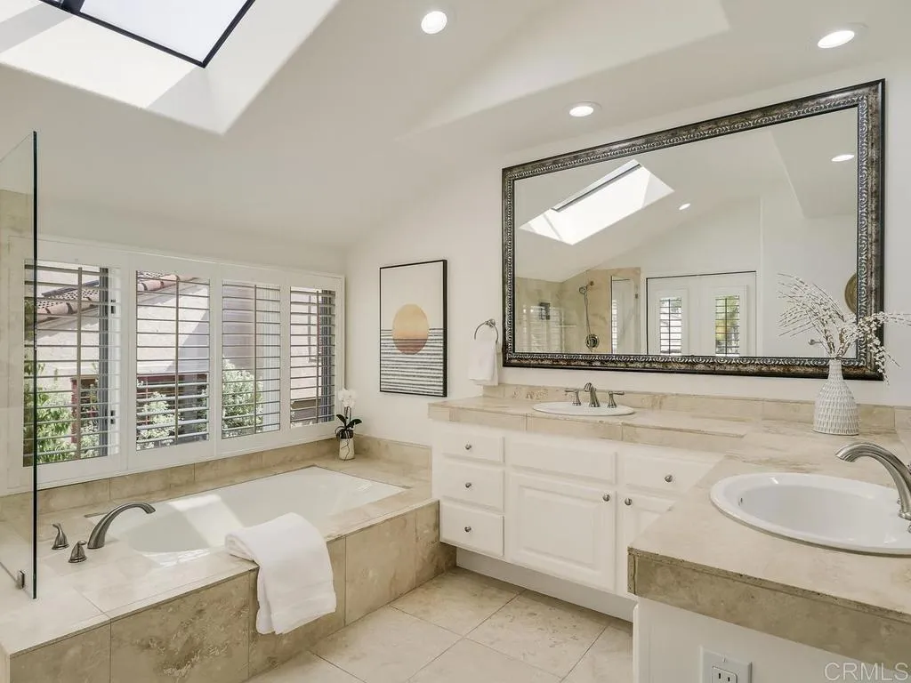 https://cdn.realtyfeed.com/cdn/127/306707824/0e2e61a7c3d6e62488fb04ecb1d3afba.webp