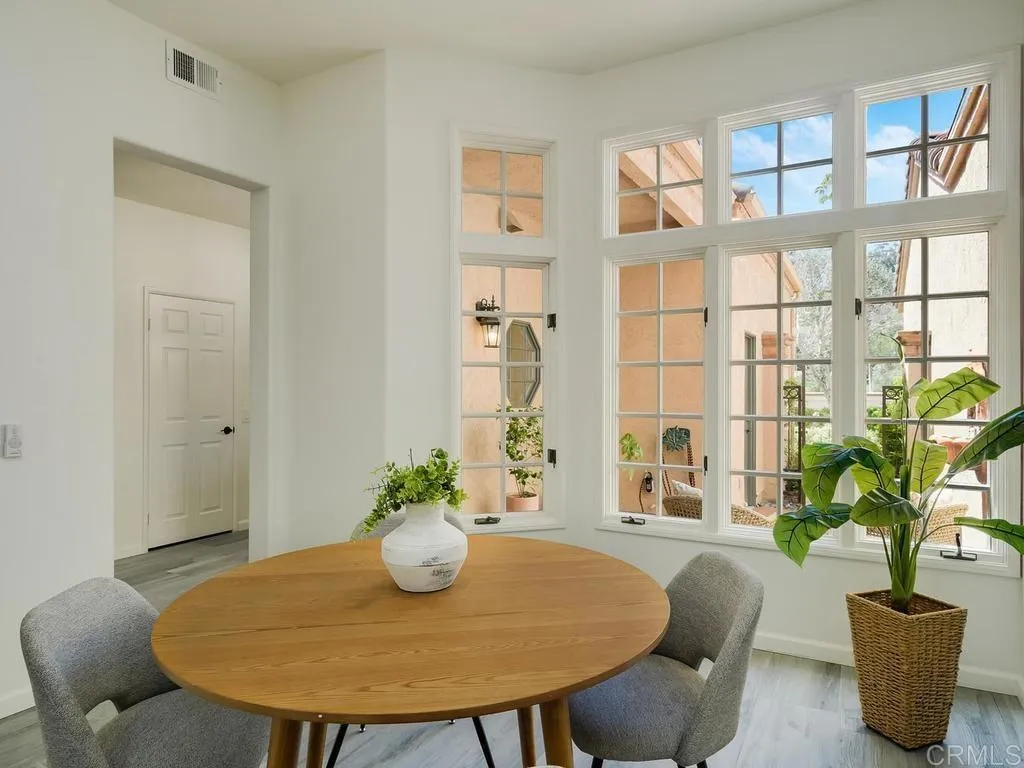 https://cdn.realtyfeed.com/cdn/127/306707824/6cb6a2d316a6f52f45dd362252eca197.webp