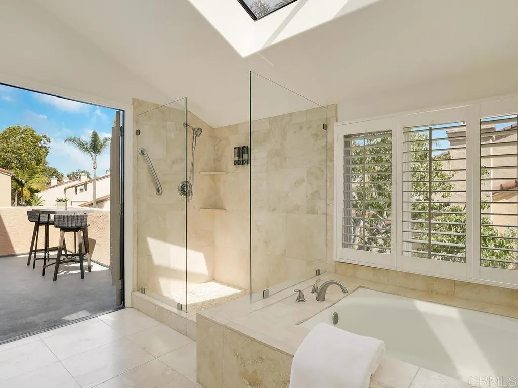 https://cdn.realtyfeed.com/cdn/127/306707824/823a22bd575d7d4bc58cf6e7ee4c9e75.webp