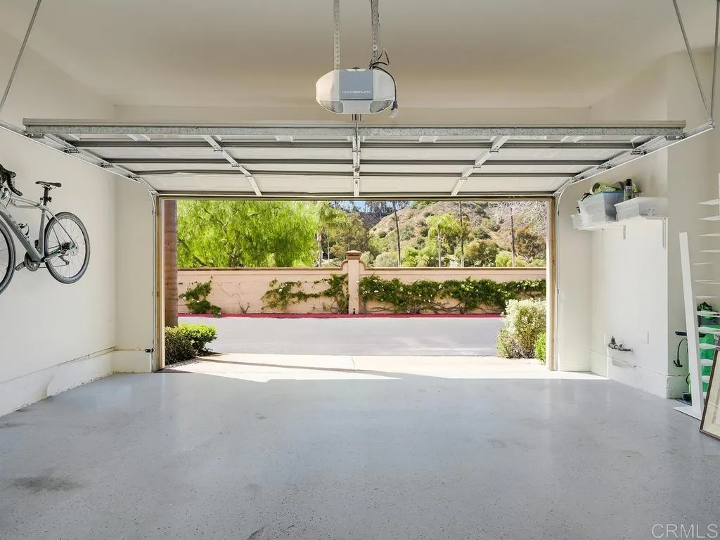 https://cdn.realtyfeed.com/cdn/127/306707824/fd05128df72ed36885a107cd076dd5ac.webp