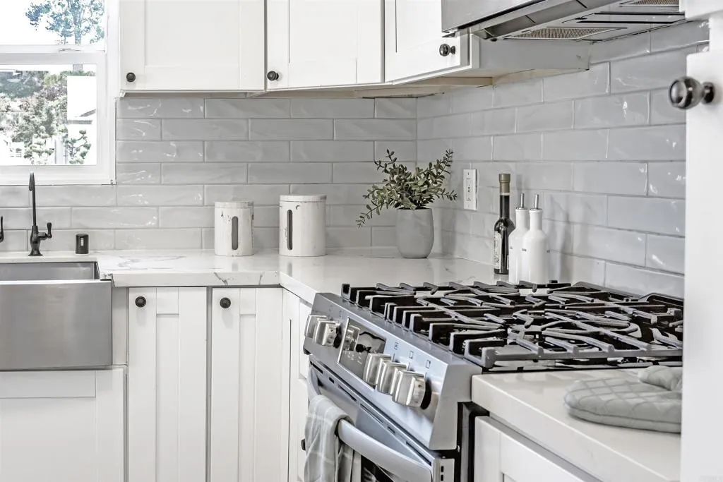 https://cdn.realtyfeed.com/cdn/127/306707868/993e5d8bb670bc5ded0905cb0cc94178.webp