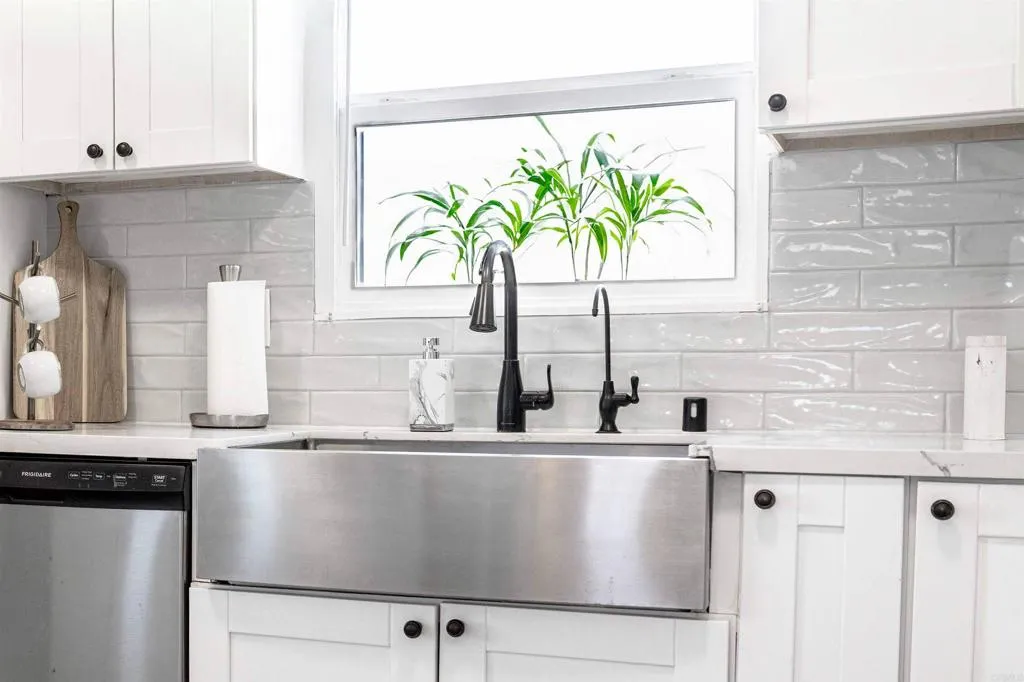 https://cdn.realtyfeed.com/cdn/127/306707868/f7698456cc71b78475f6636bb652806d.webp