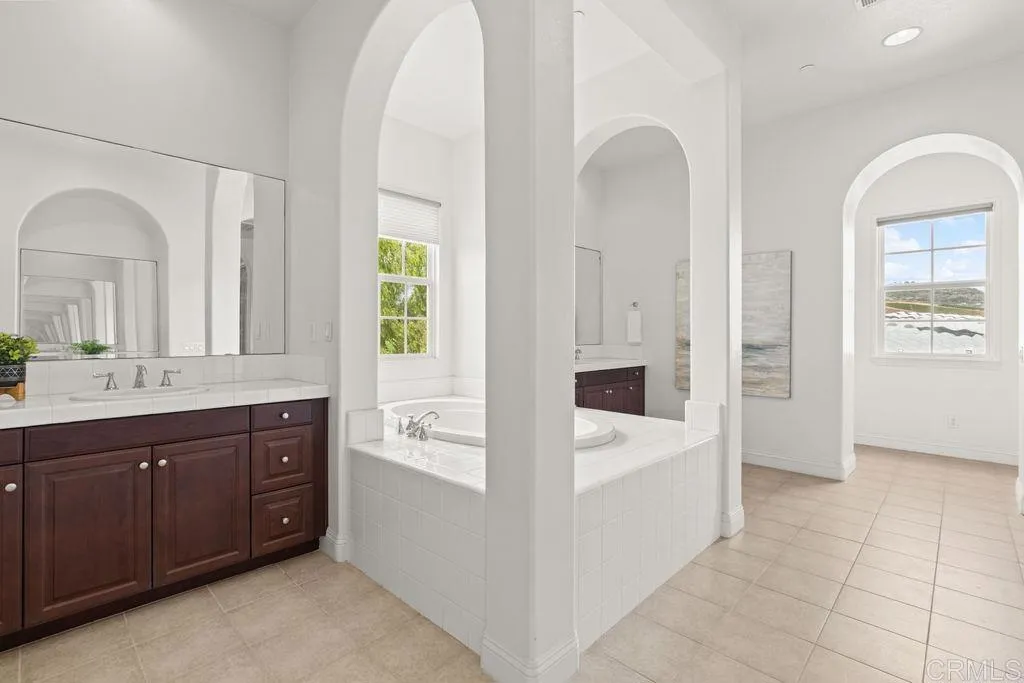 https://cdn.realtyfeed.com/cdn/127/306707872/03ee0a3d6f71127905cc37a2cf4e5f99.webp