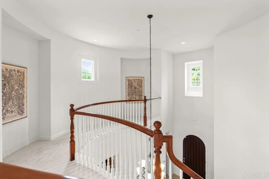 https://cdn.realtyfeed.com/cdn/127/306707872/104daad029af8cb3a816633f6c0d5e3d.webp