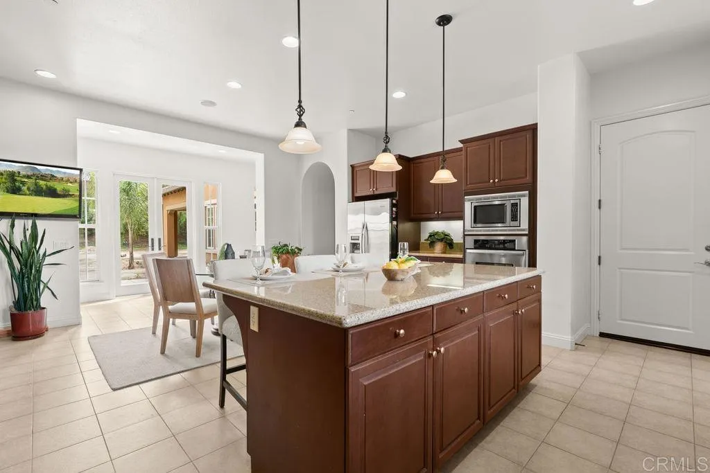 https://cdn.realtyfeed.com/cdn/127/306707872/c5c0b1f4686a6ffa27c823dfb5fb3c64.webp