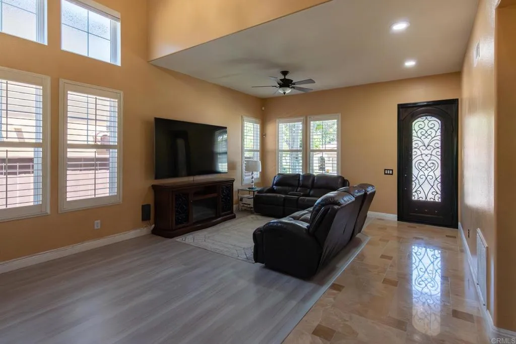 https://cdn.realtyfeed.com/cdn/127/306707876/3d79238ff9ca2f6a0765889c7fbae005.webp
