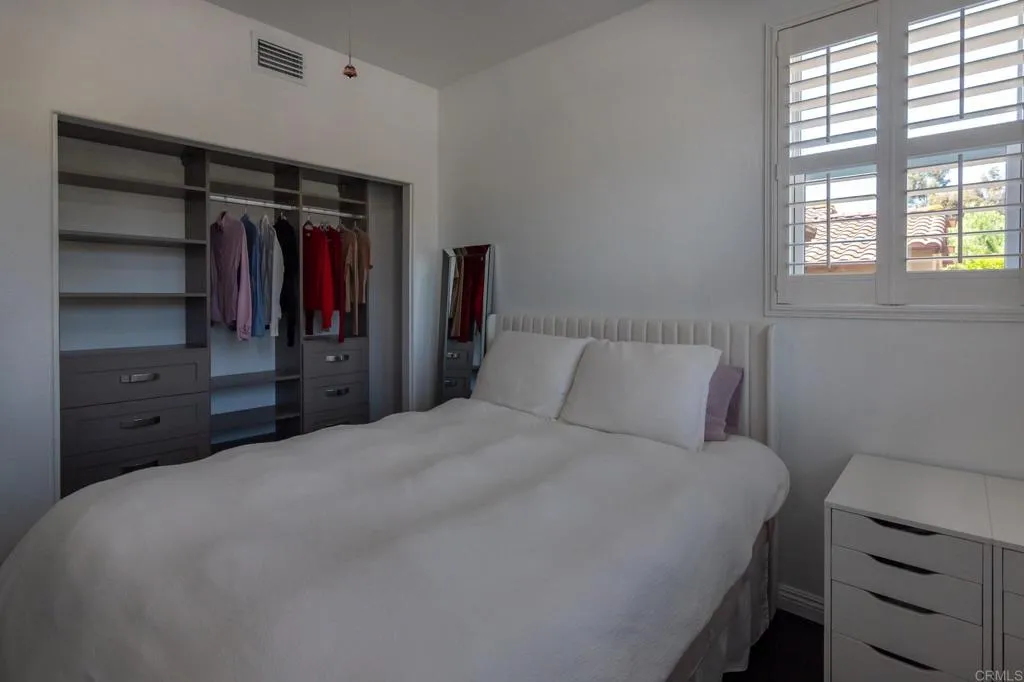 https://cdn.realtyfeed.com/cdn/127/306707876/df6968da17356210d812b58669c60d26.webp