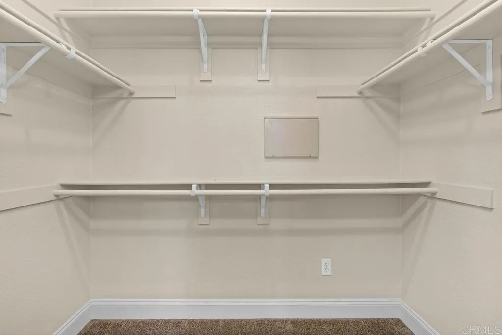 https://cdn.realtyfeed.com/cdn/127/306707934/08c8d008f9f08c608c0f3c136a82572f.webp