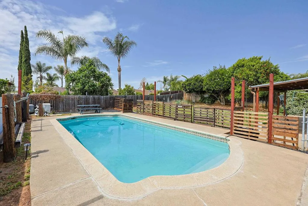 https://cdn.realtyfeed.com/cdn/127/306707942/15a77944e9da37712319bd72ee9fbfbf.webp