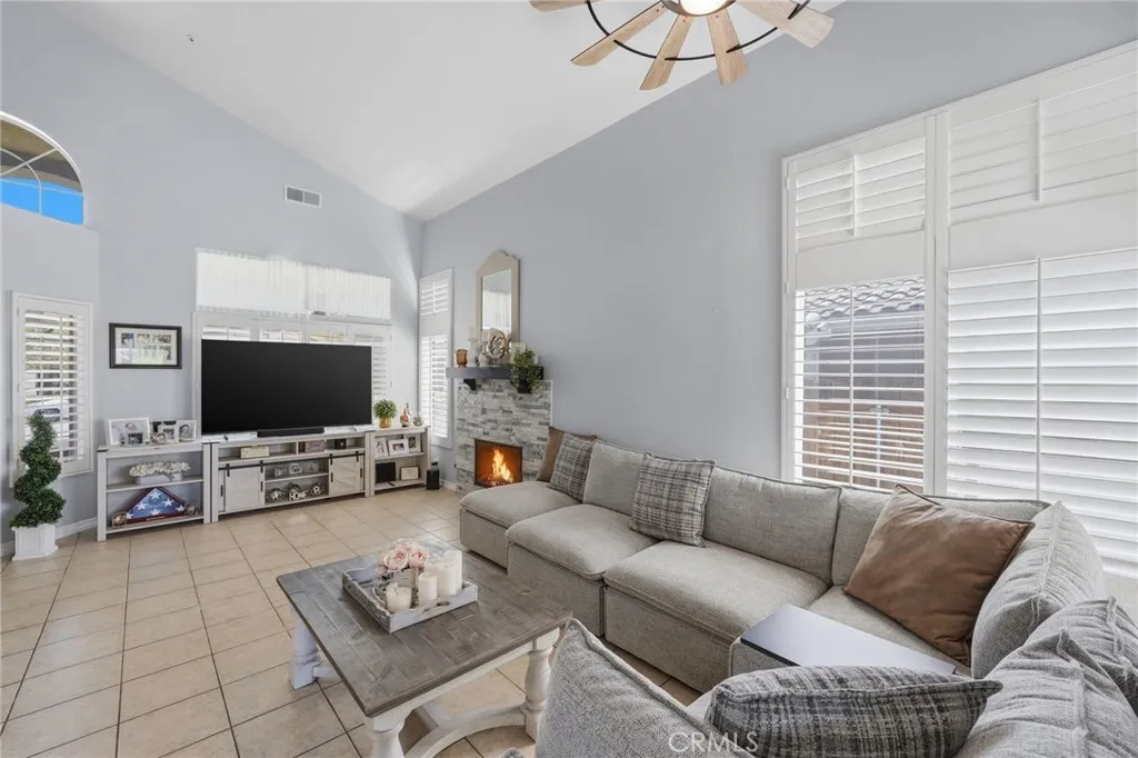 https://cdn.realtyfeed.com/cdn/127/306707949/3b91014540919edf6eb4968fde66bd55.webp