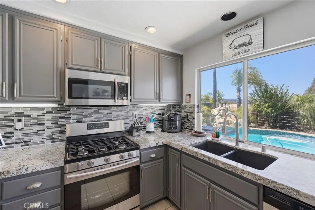 https://cdn.realtyfeed.com/cdn/127/306707949/8f5a8c6ea5f506c07817b2c4b1b76169.webp