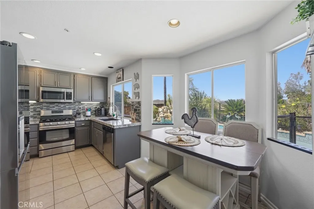 https://cdn.realtyfeed.com/cdn/127/306707949/d429359ec1b44a1625970f271eb39ac1.webp