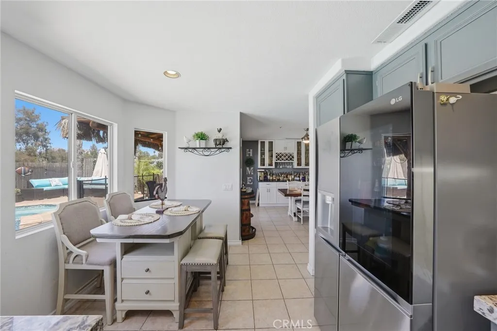 https://cdn.realtyfeed.com/cdn/127/306707949/fb30639432e57db2db52dbc9c1c488bd.webp