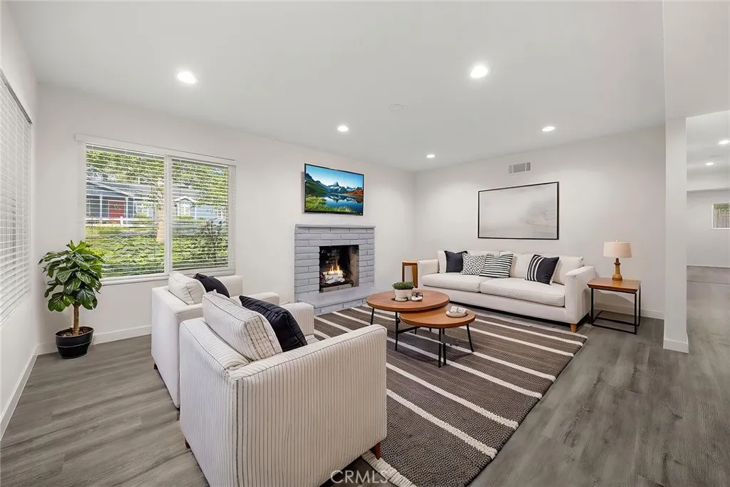 La Canada Flintridge, CA 91011