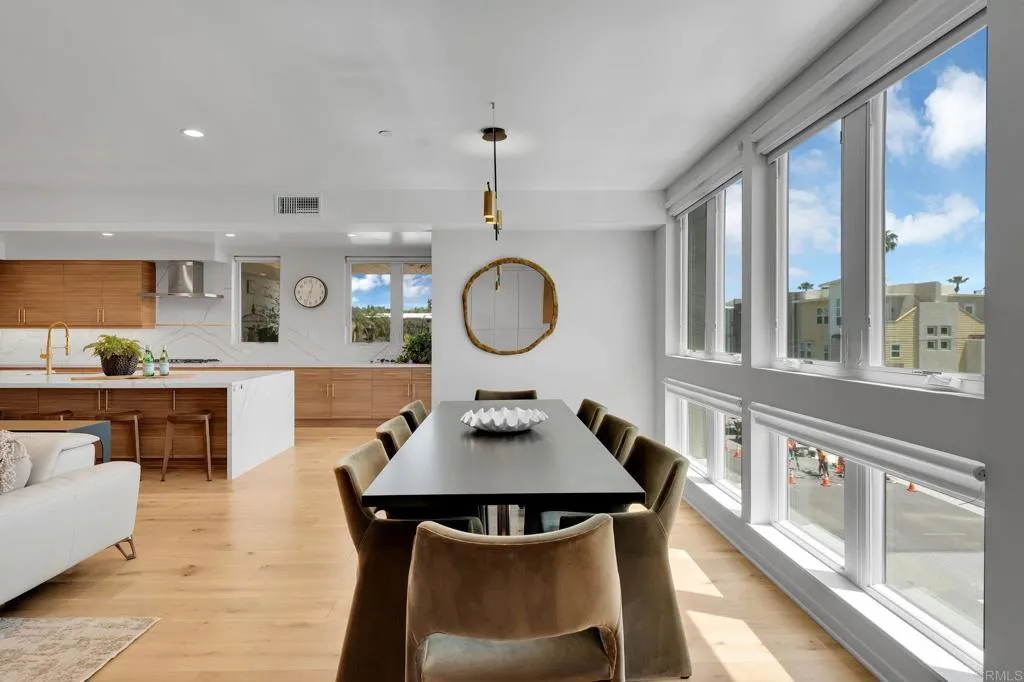 https://cdn.realtyfeed.com/cdn/127/306707978/02e7c9ddf99f7a1f79745796eeb78970.webp