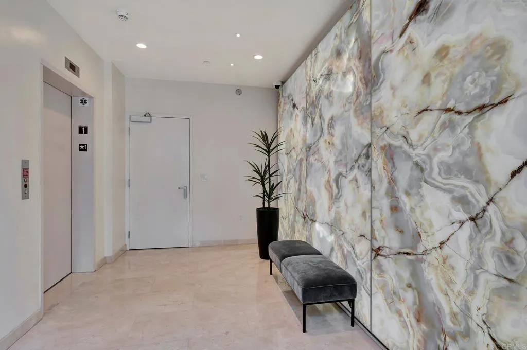 https://cdn.realtyfeed.com/cdn/127/306707978/0db4363b04c701768e434c707499b4e0.webp