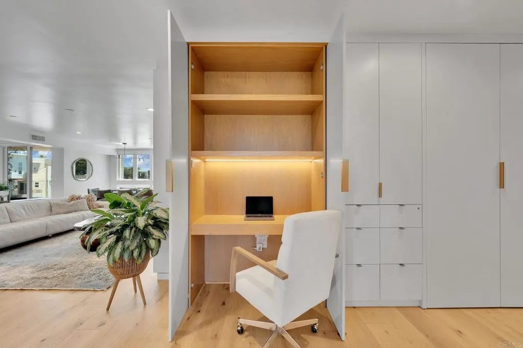 https://cdn.realtyfeed.com/cdn/127/306707978/1ba9b12a34f3d4cb81e2e2e6b5b2d41a.webp