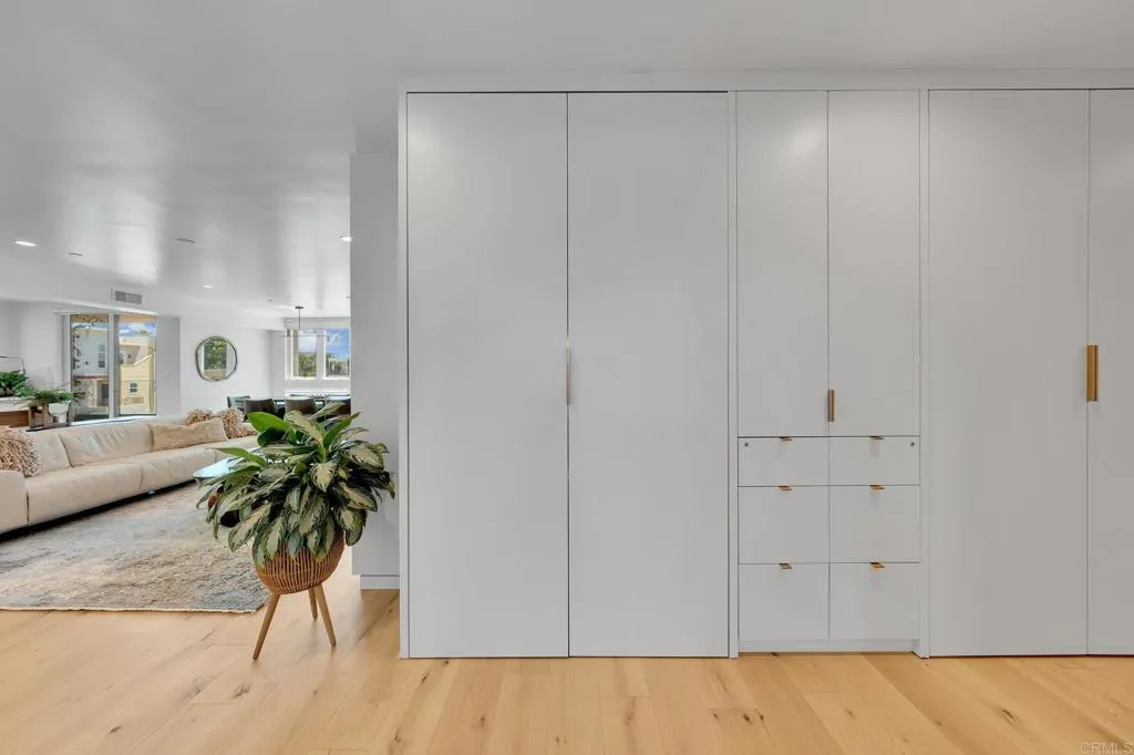 https://cdn.realtyfeed.com/cdn/127/306707978/4d2e7fbe62dbbc6734f33c6f193ef9a6.webp
