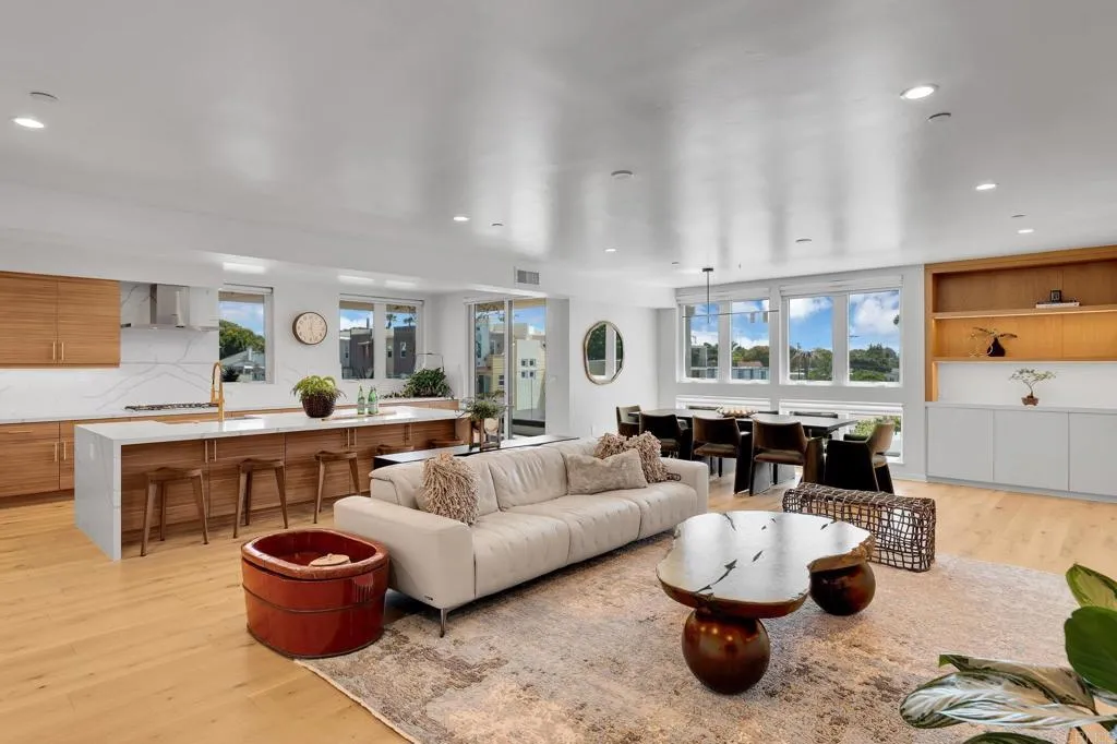 https://cdn.realtyfeed.com/cdn/127/306707978/6db5cfff6ee19245008df91f77097e11.webp