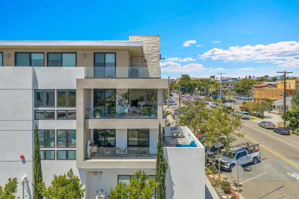 https://cdn.realtyfeed.com/cdn/127/306707978/7261259e7a7bb485217849fbb6f5db8f.webp