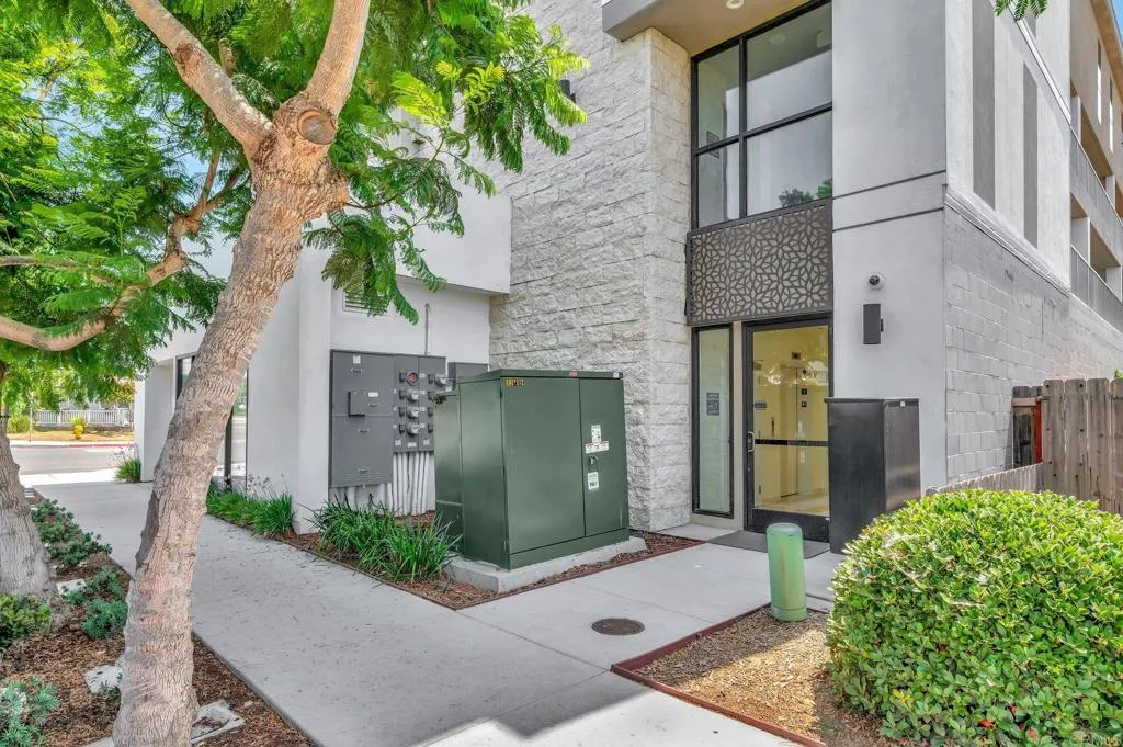 https://cdn.realtyfeed.com/cdn/127/306707978/a0c00ca38389dda6004792fb99801ace.webp