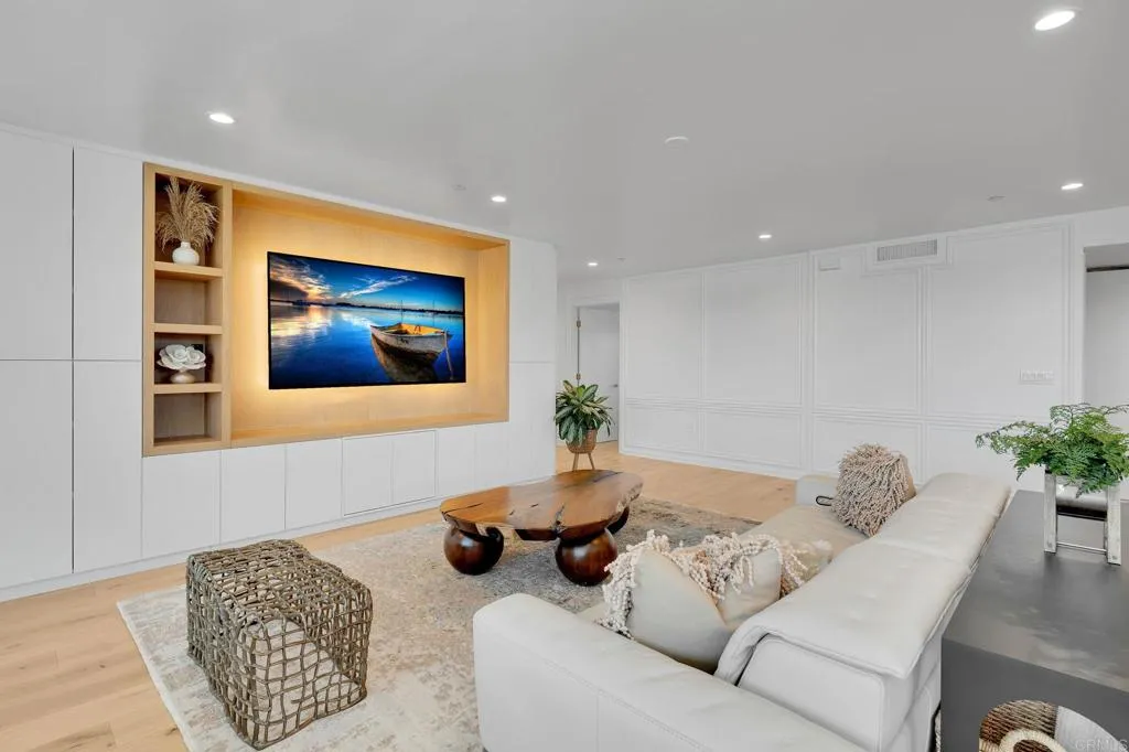 https://cdn.realtyfeed.com/cdn/127/306707978/aff37a083b81798780ef043be4c8d88d.webp