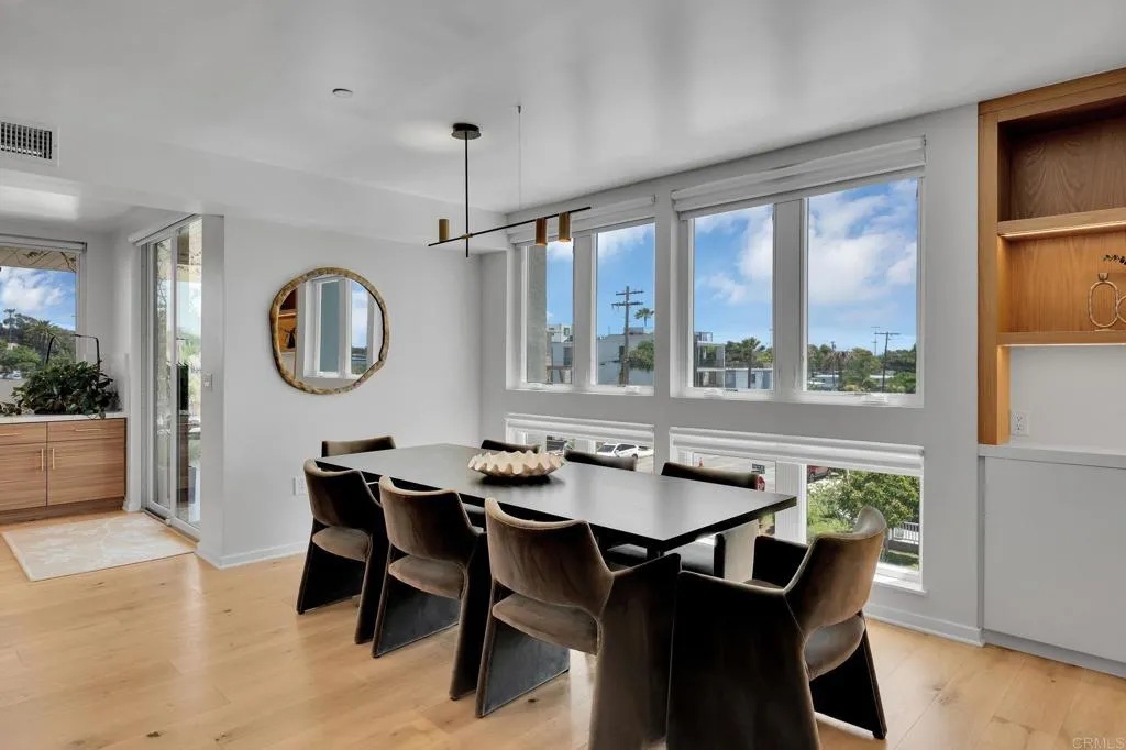 https://cdn.realtyfeed.com/cdn/127/306707978/b38ec144e92a3eca6c5f43bdd6e3112b.webp