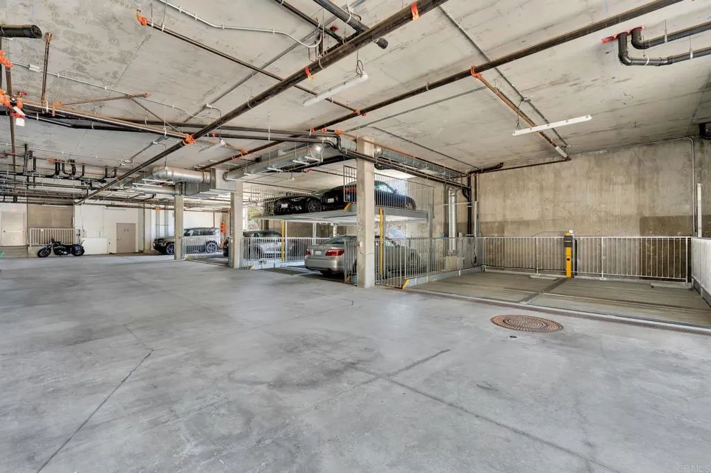 https://cdn.realtyfeed.com/cdn/127/306707978/ca29def16ca8ac79f4ddd7d774f7d631.webp