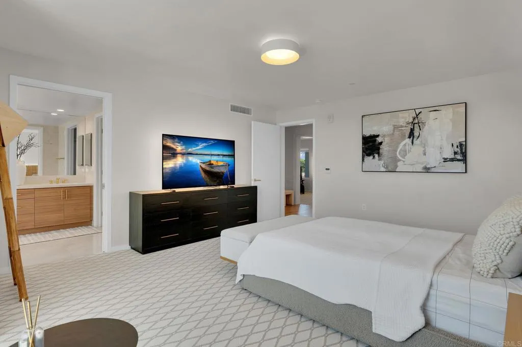 https://cdn.realtyfeed.com/cdn/127/306707978/d5b1f45461d7243f6e10a1e9eba837c4.webp