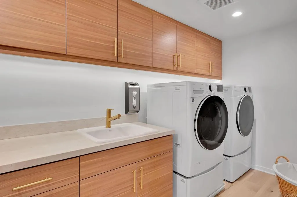 https://cdn.realtyfeed.com/cdn/127/306707978/d99b6820401471d072bb216daf0762a5.webp