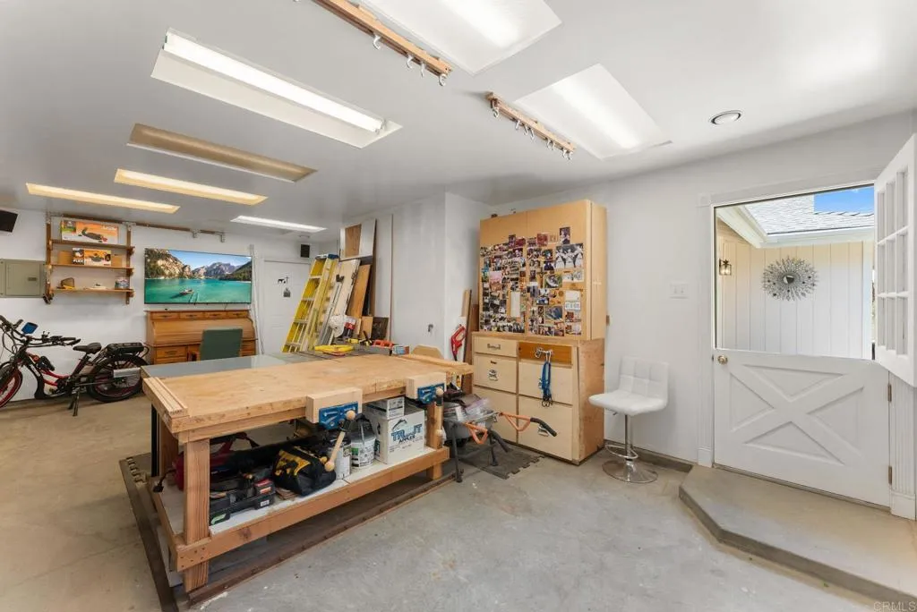 https://cdn.realtyfeed.com/cdn/127/306707994/0962eb3f83789cd5297150f3c3de1e76.webp