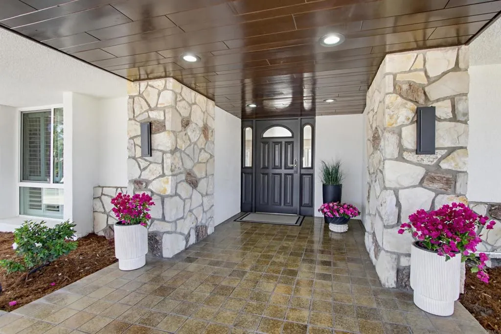 https://cdn.realtyfeed.com/cdn/127/306708040/4371846ed739462759833d90109bc988.webp